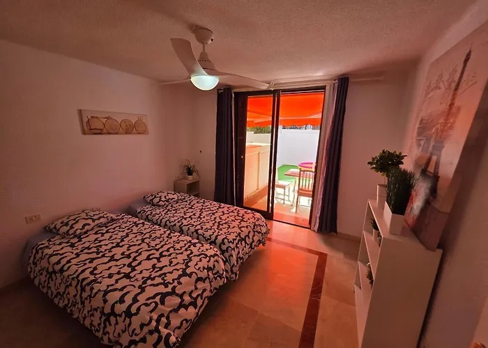 Apartman Ground Floor Casa Pico, Parque Santiago 1, Heated Pool, 100 M To Sea And Beach, Wifi Arona