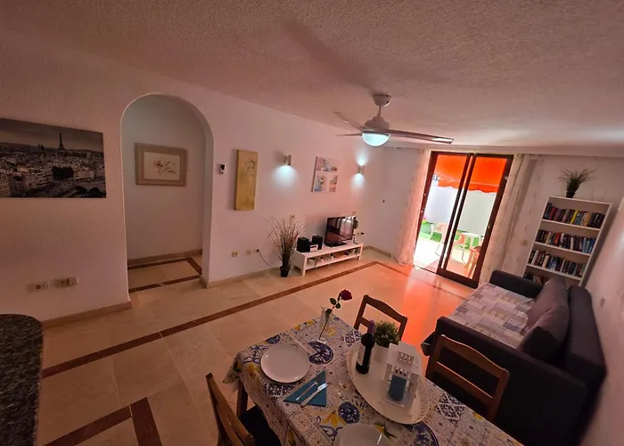 Apartman Ground Floor Casa Pico, Parque Santiago 1, Heated Pool, 100 M To Sea And Beach, Wifi Arona